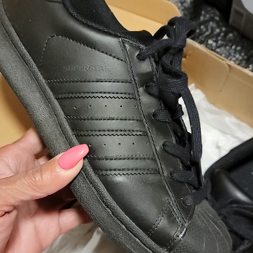 Adidas - Picture 2 of 7